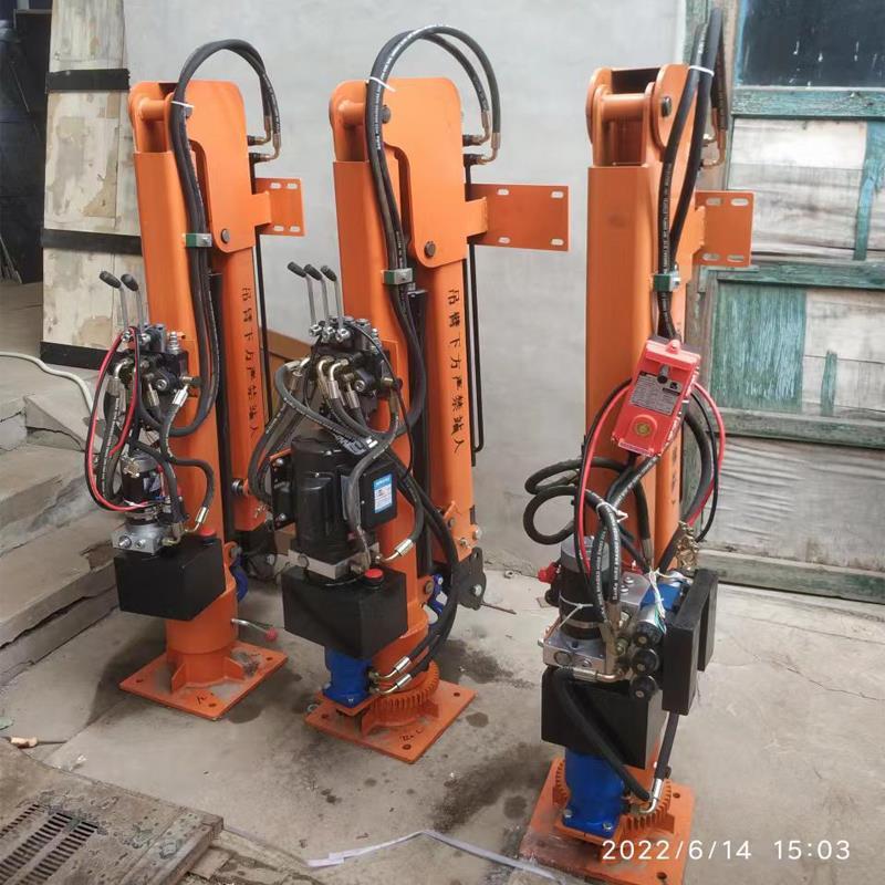 武乡县重汽蓝牌随车吊 3.2吨 国六动力强 液压驱动 农用自卸起重机